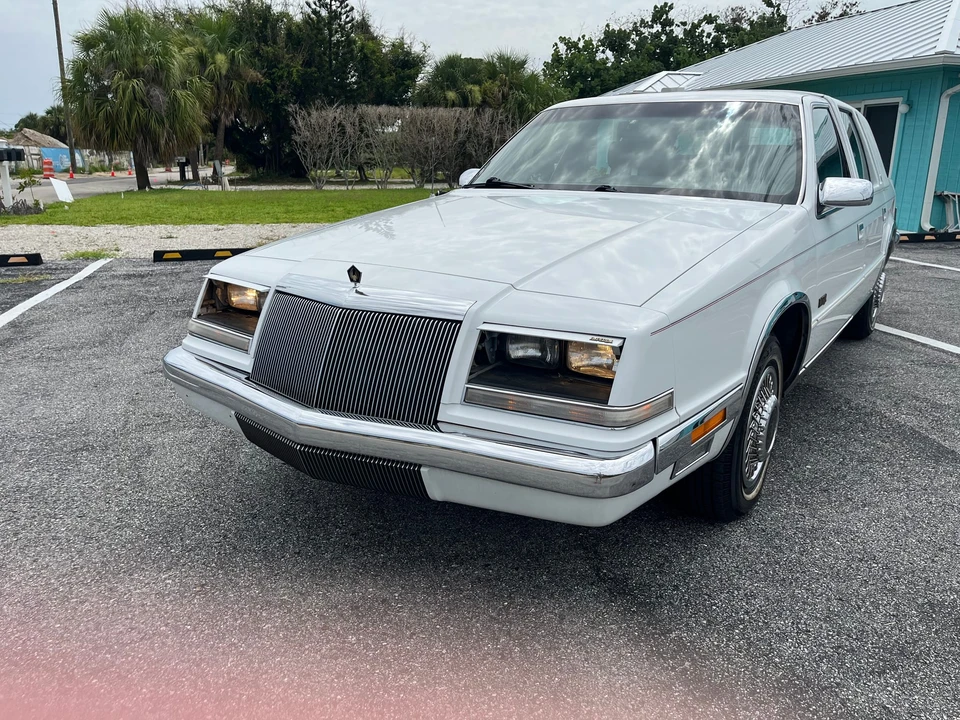 1993 Chrysler Imperial - Image 19 of 31