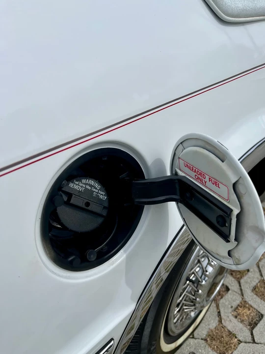 1993 Chrysler Imperial - Image 31 of 31