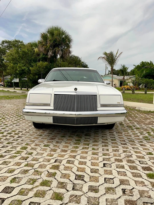 1993 Chrysler Imperial - Image 4 of 31