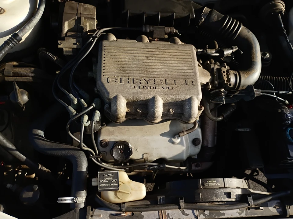 1993 Chrysler LeBaron - Image 9 of 10