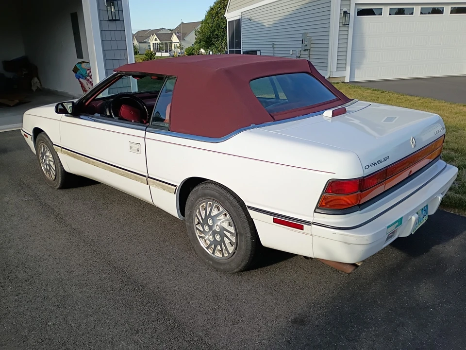 1993 Chrysler LeBaron - Image 3 of 10