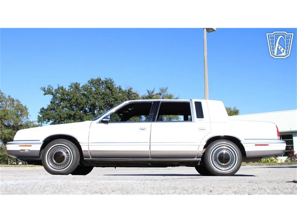 1993 Chrysler New Yorker - Image 17 of 31