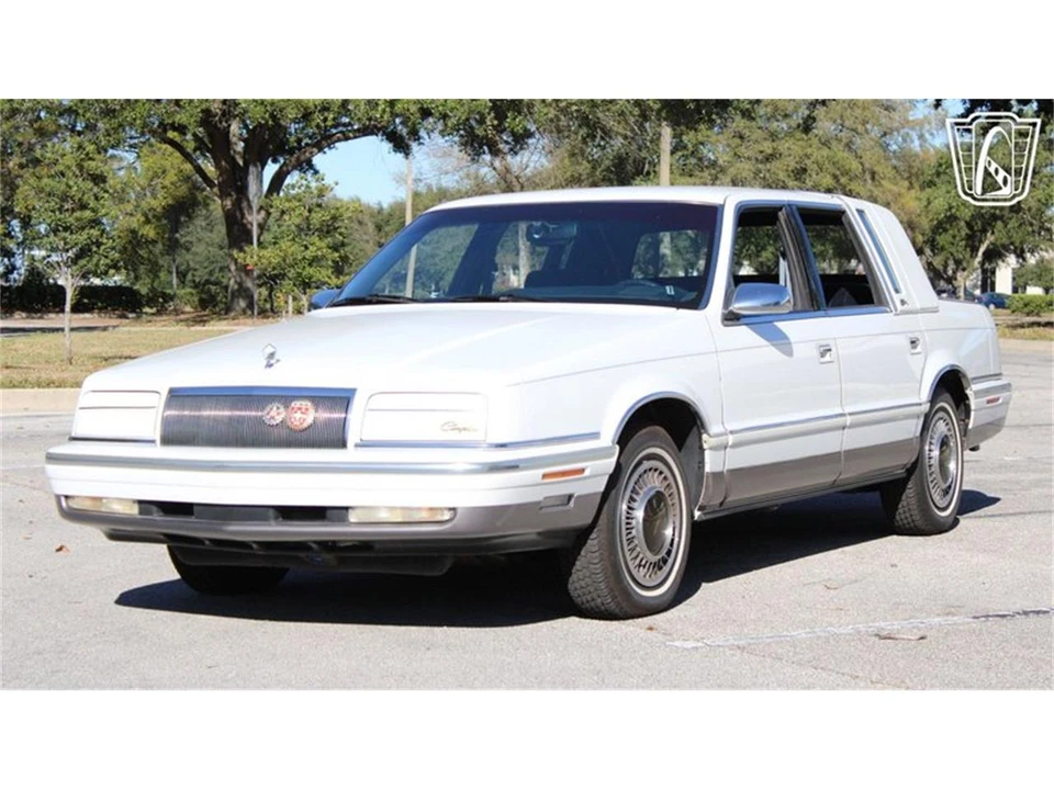 1993 Chrysler New Yorker - Image 3 of 31
