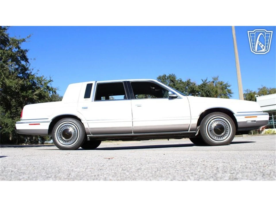 1993 Chrysler New Yorker - Image 23 of 31
