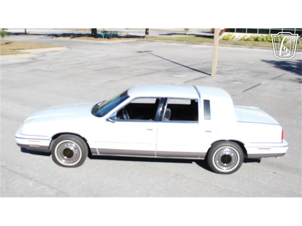 1993 Chrysler New Yorker - Image 19 of 31