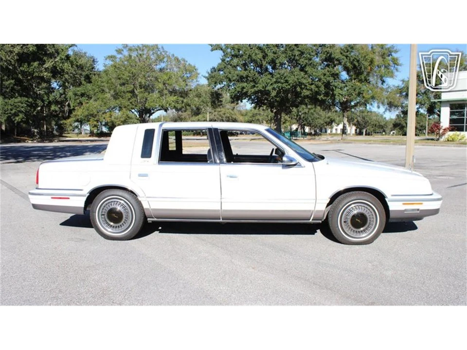 1993 Chrysler New Yorker - Image 24 of 31