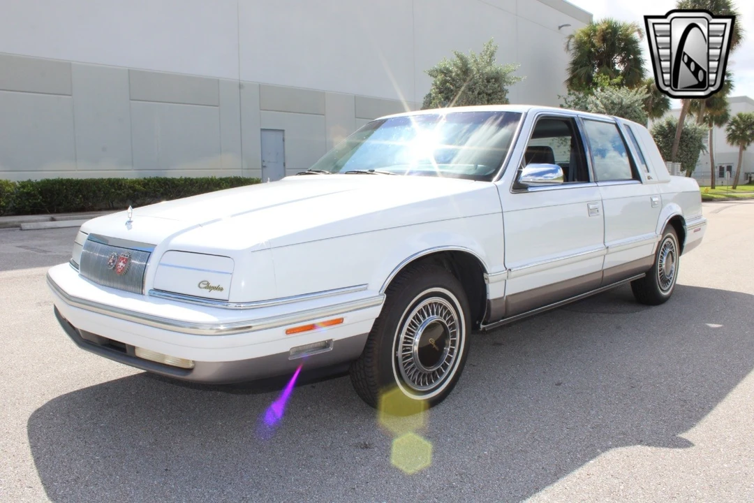 1993 Chrysler New Yorker - Image 5 of 12