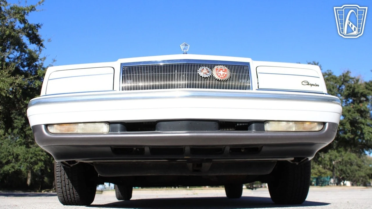 1993 Chrysler New Yorker - Image 11 of 11