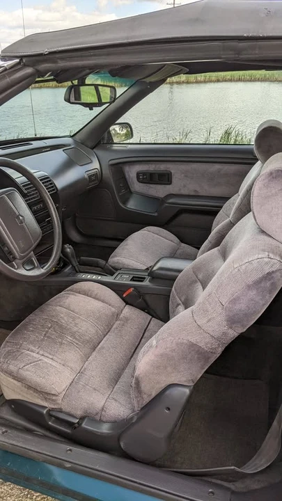 1993 Chrysler LeBaron - Image 4 of 5