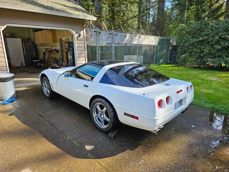 1993 Chevrolet Corvette C4 - Image 2 of 9