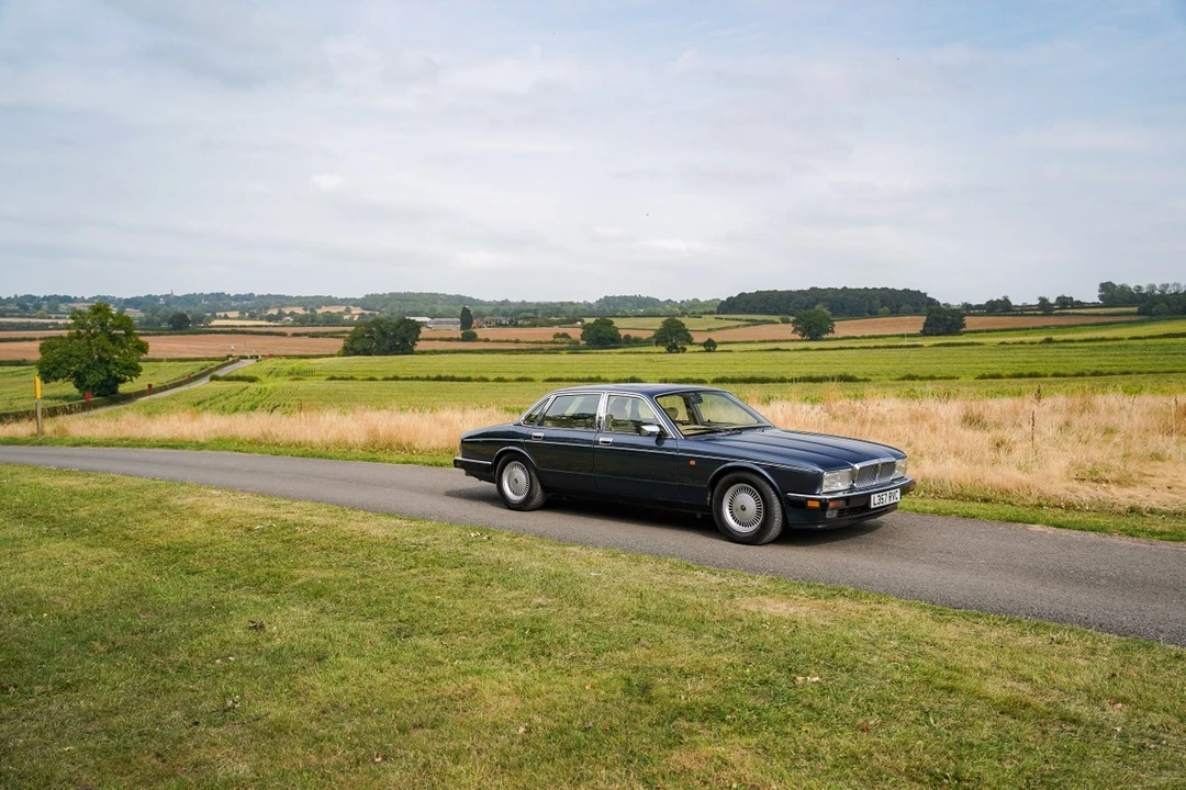 1993 Daimler - Image 2 of 30