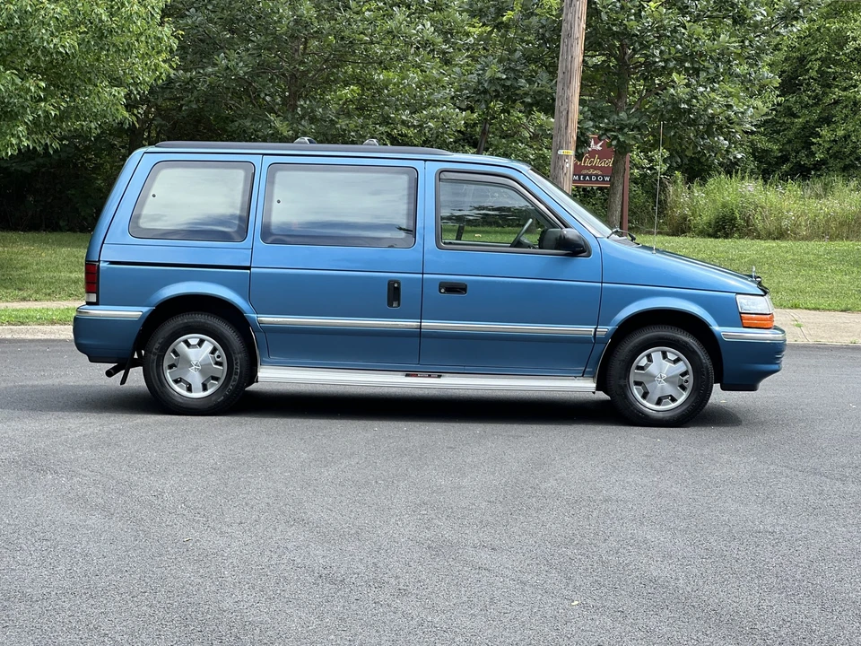 1993 Dodge Caravan - Image 12 of 31