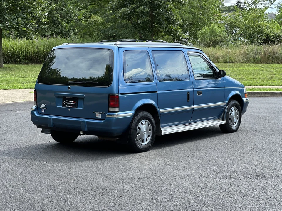 1993 Dodge Caravan - Image 9 of 31