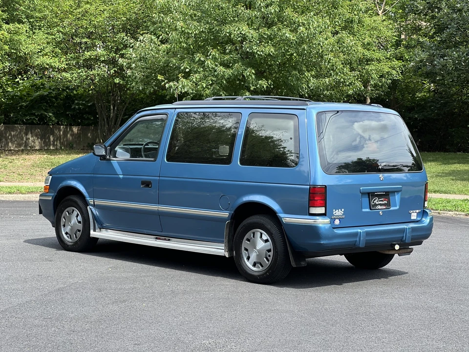 1993 Dodge Caravan - Image 6 of 31