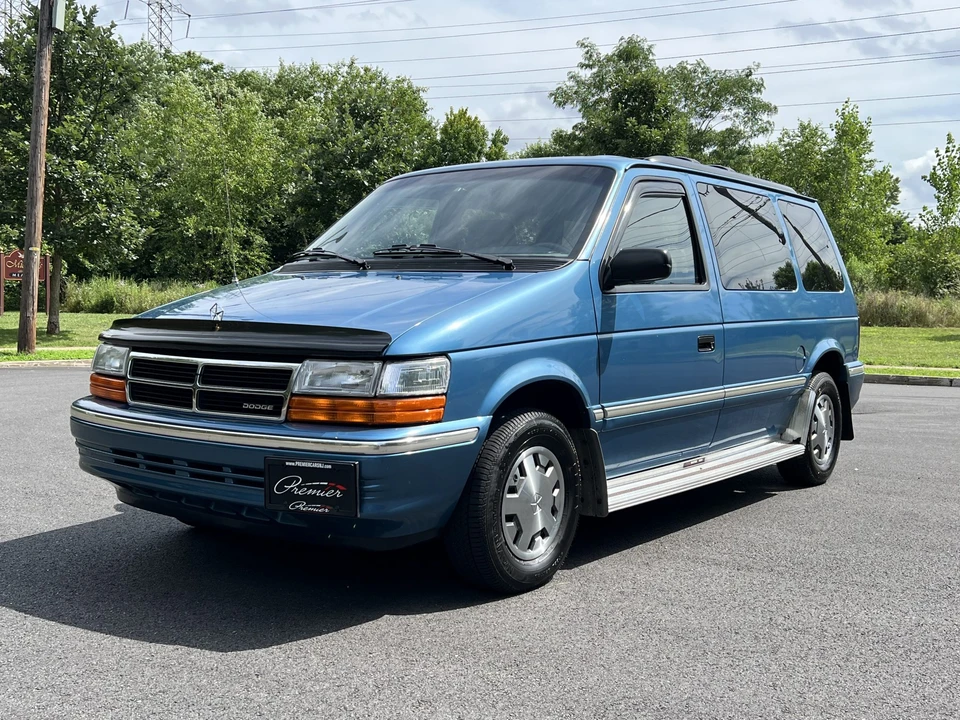 1993 Dodge Caravan - Image 3 of 31