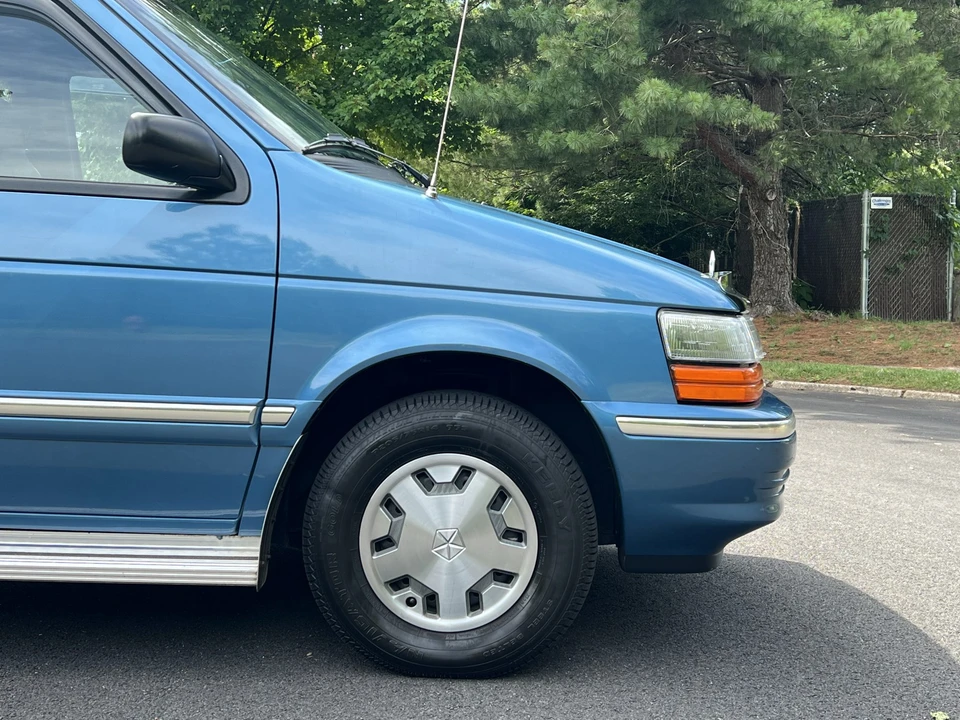 1993 Dodge Caravan - Image 22 of 31