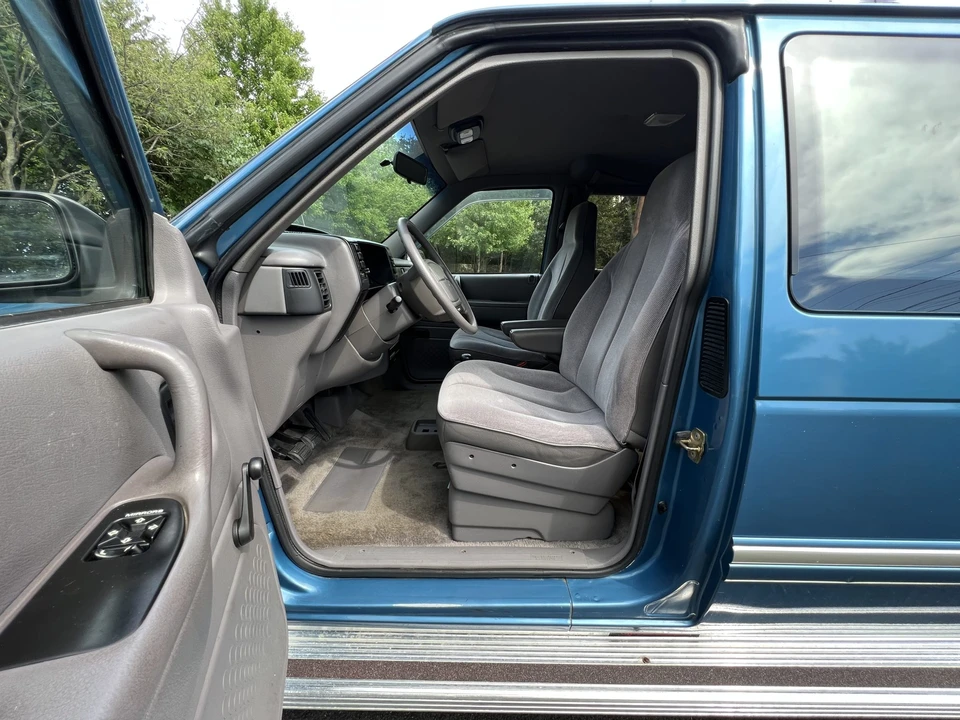 1993 Dodge Caravan - Image 26 of 31