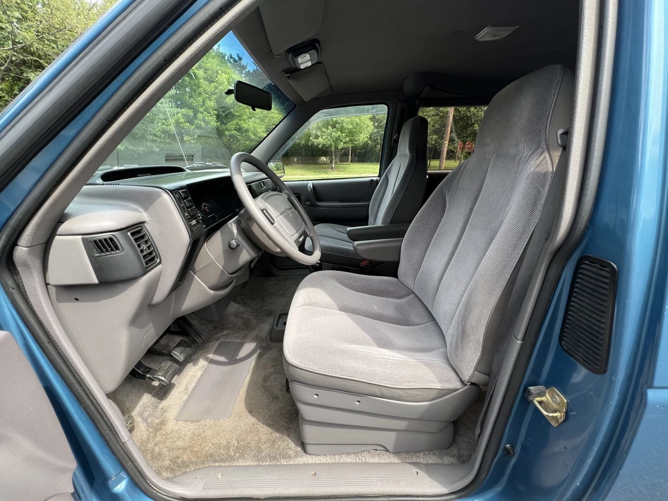 1993 Dodge Caravan - Image 27 of 31