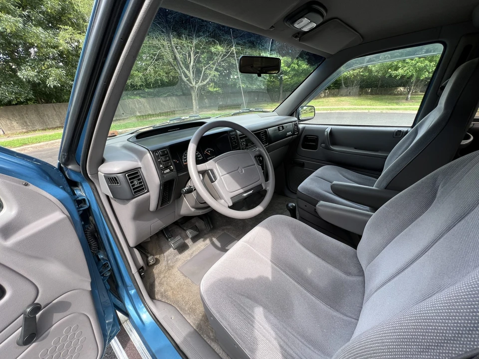 1993 Dodge Caravan - Image 25 of 31
