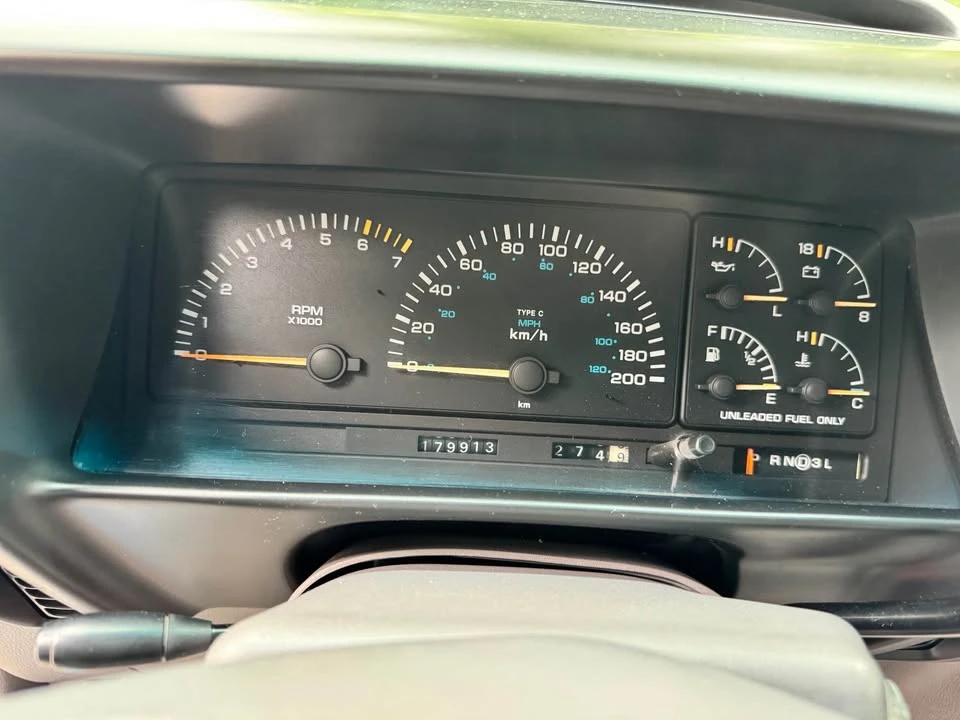 1993 Dodge Caravan - Image 8 of 11