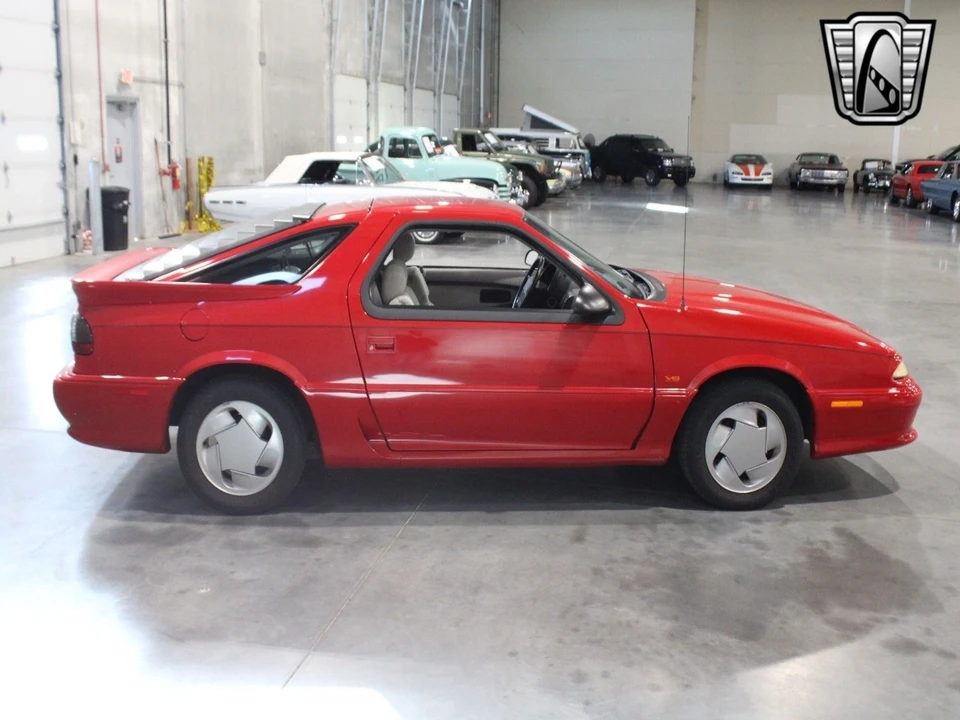1993 Dodge Daytona - Image 8 of 12