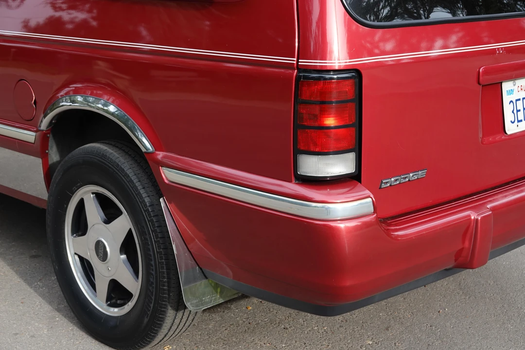 1993 Dodge Caravan - Image 19 of 31