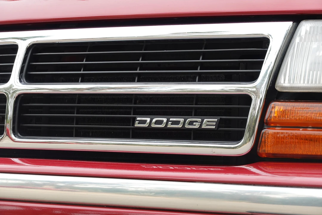 1993 Dodge Caravan - Image 9 of 31