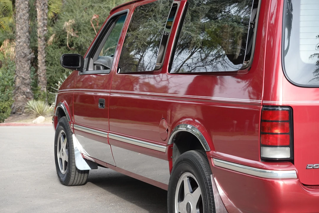 1993 Dodge Caravan - Image 18 of 31