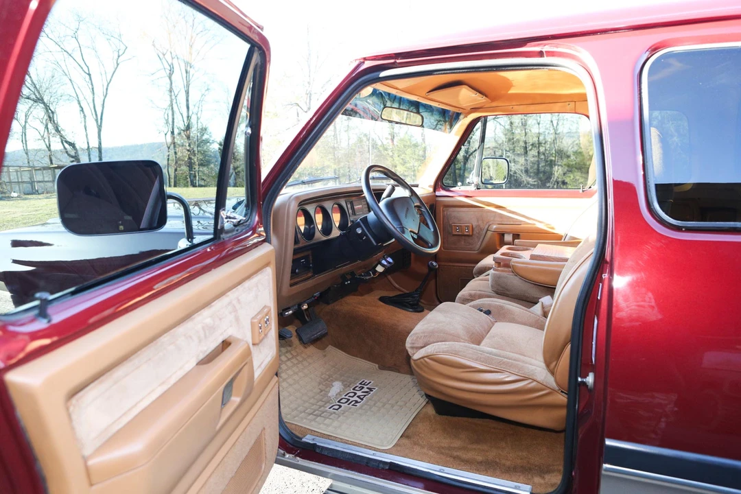 1993 Dodge Ram 1st Gen - Image 26 of 31