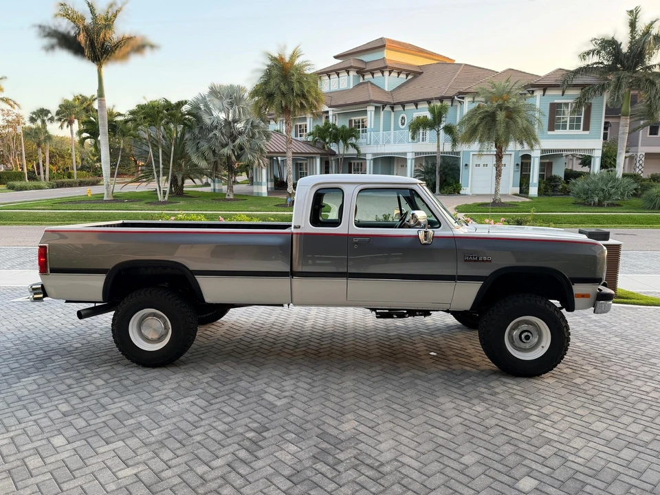 1993 Dodge Ram 1st Gen - Image 19 of 31