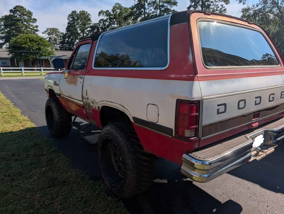 1993 Dodge Ramcharger - Image 6 of 20