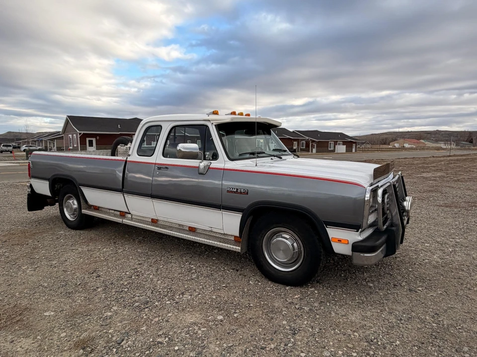 1993 Dodge Ram 1st Gen - Image 24 of 31