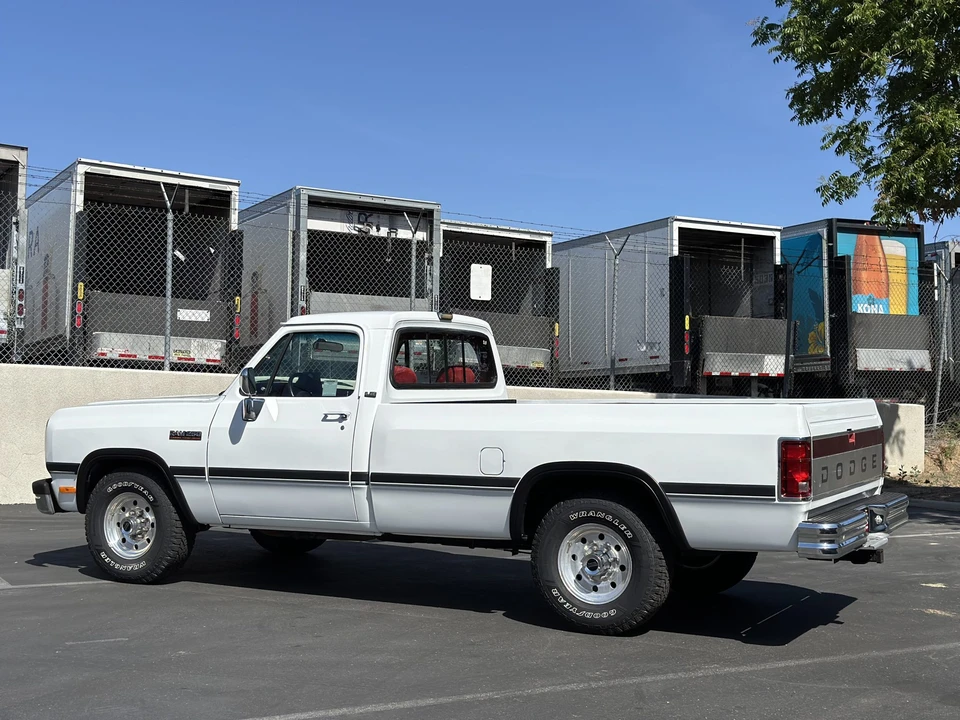 1993 Dodge Ram 1st Gen - Image 22 of 31