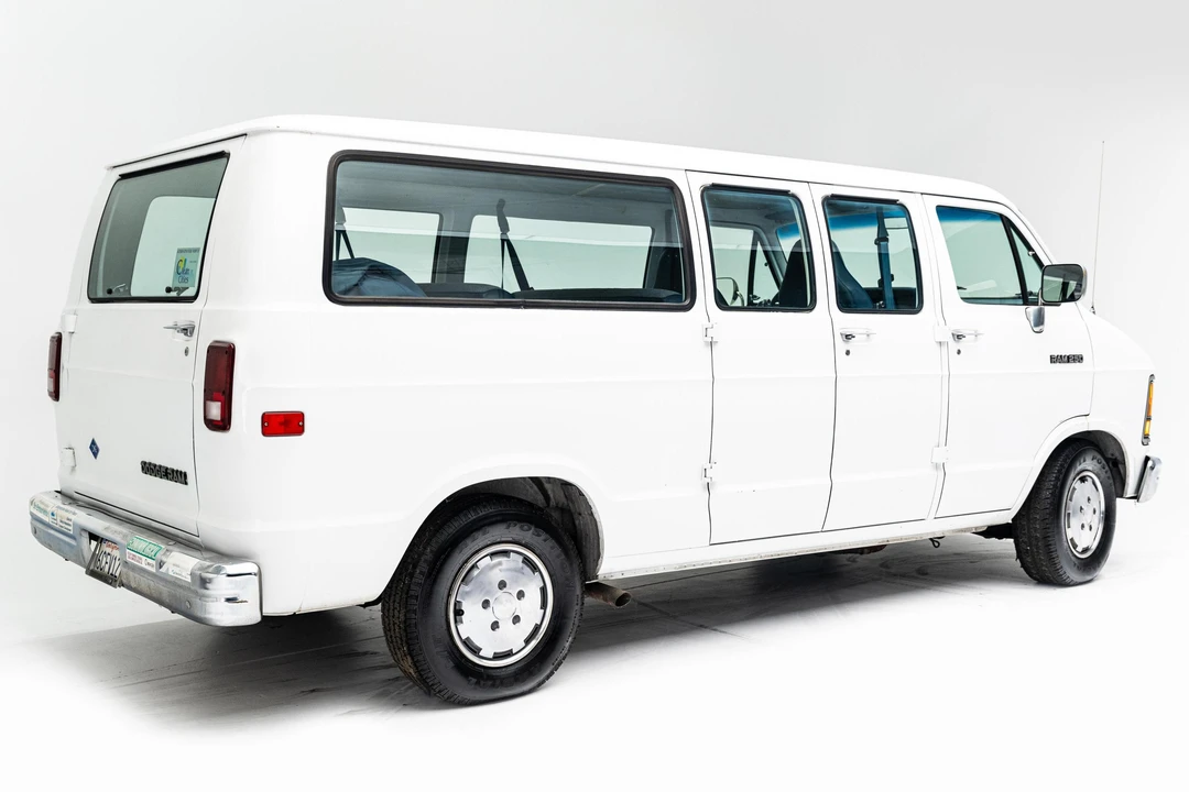 1993 Dodge Ram Van - Image 4 of 31