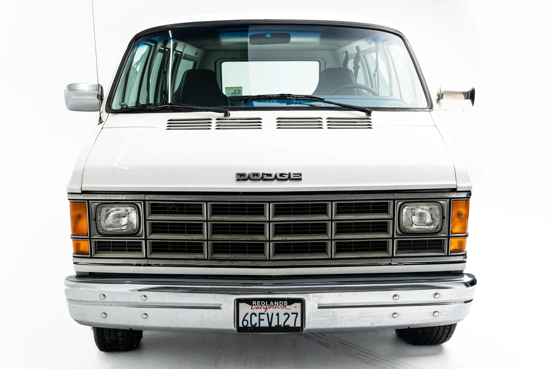 1993 Dodge Ram Van - Image 2 of 31