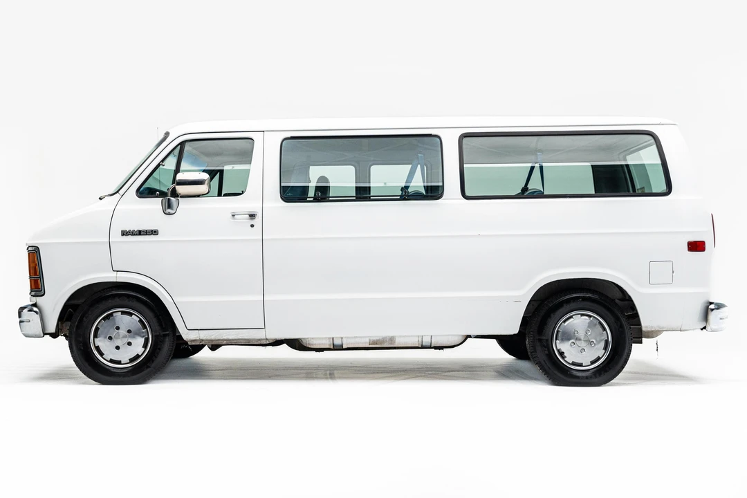 1993 Dodge Ram Van - Image 3 of 31