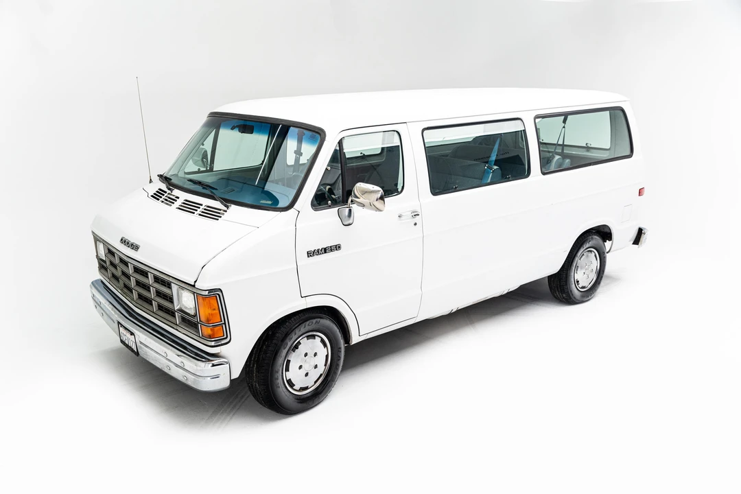 1993 Dodge Ram Van - Image 7 of 31