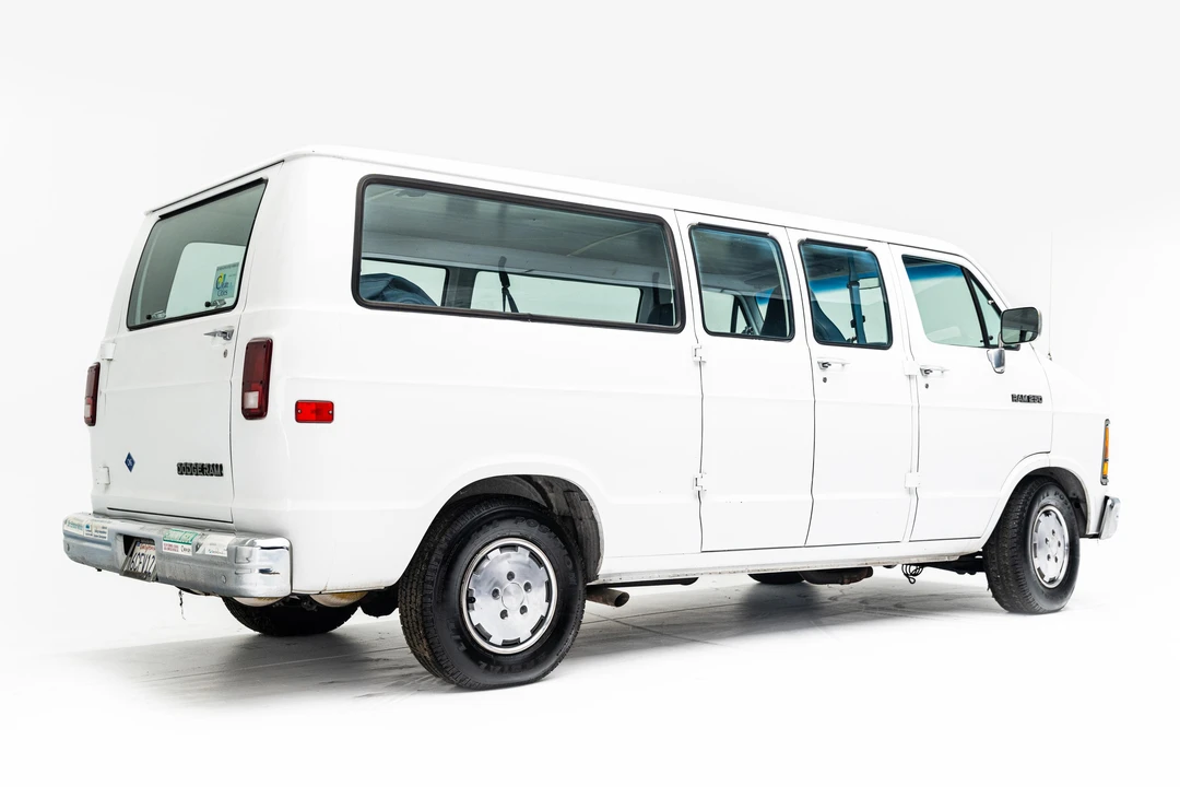 1993 Dodge Ram Van - Image 15 of 31
