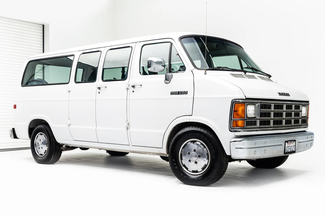 1993 Dodge Ram Van - Image 18 of 31