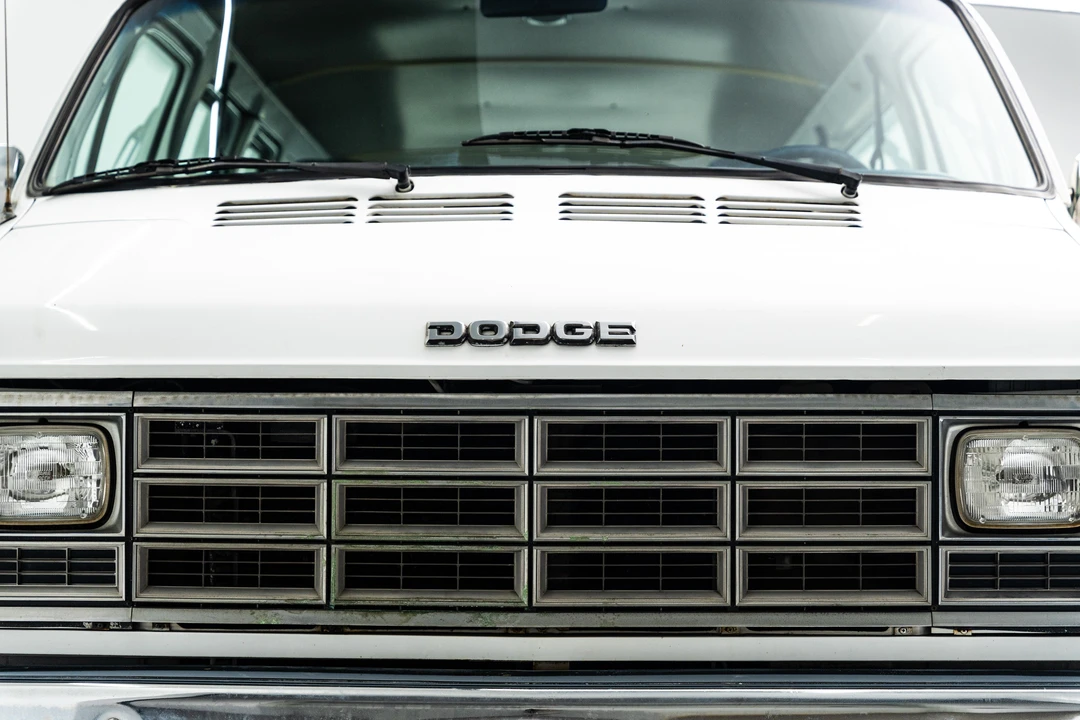 1993 Dodge Ram Van - Image 25 of 31