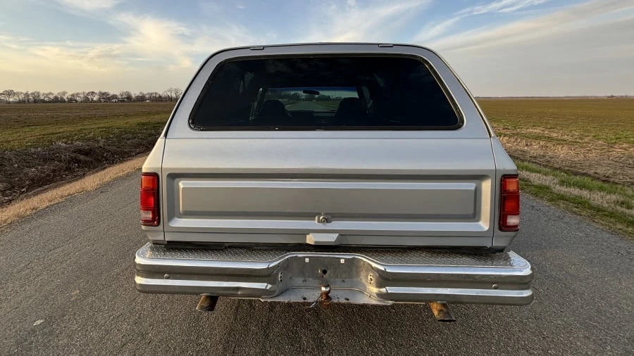 1993 Dodge Ramcharger - Image 2 of 3