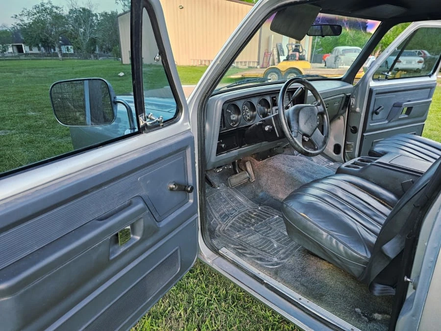 1993 Dodge Ramcharger - Image 8 of 17
