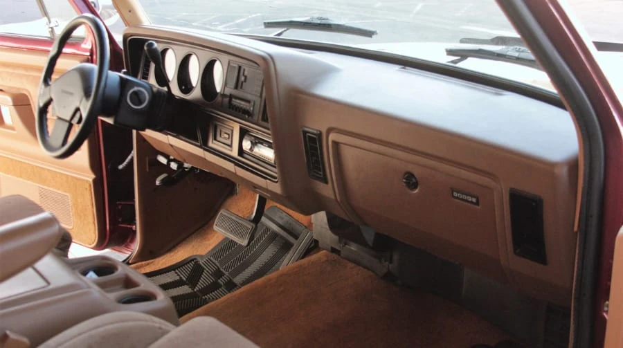1993 Dodge Ramcharger - Image 5 of 11