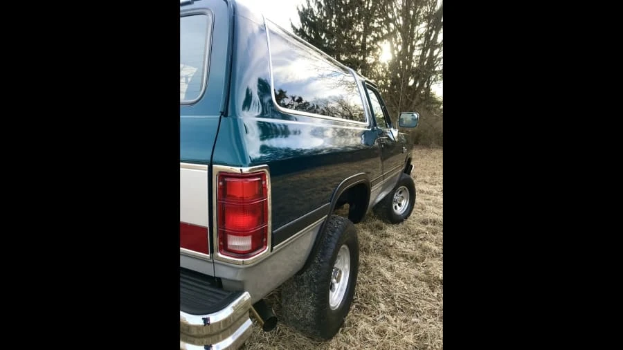 1993 Dodge Ramcharger - Image 10 of 12