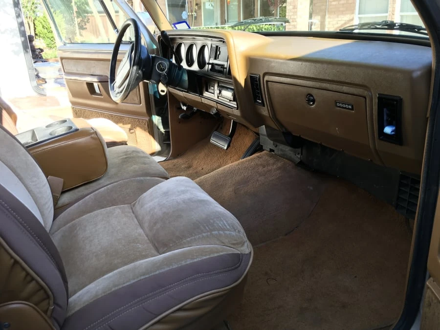 1993 Dodge Ramcharger - Image 6 of 11