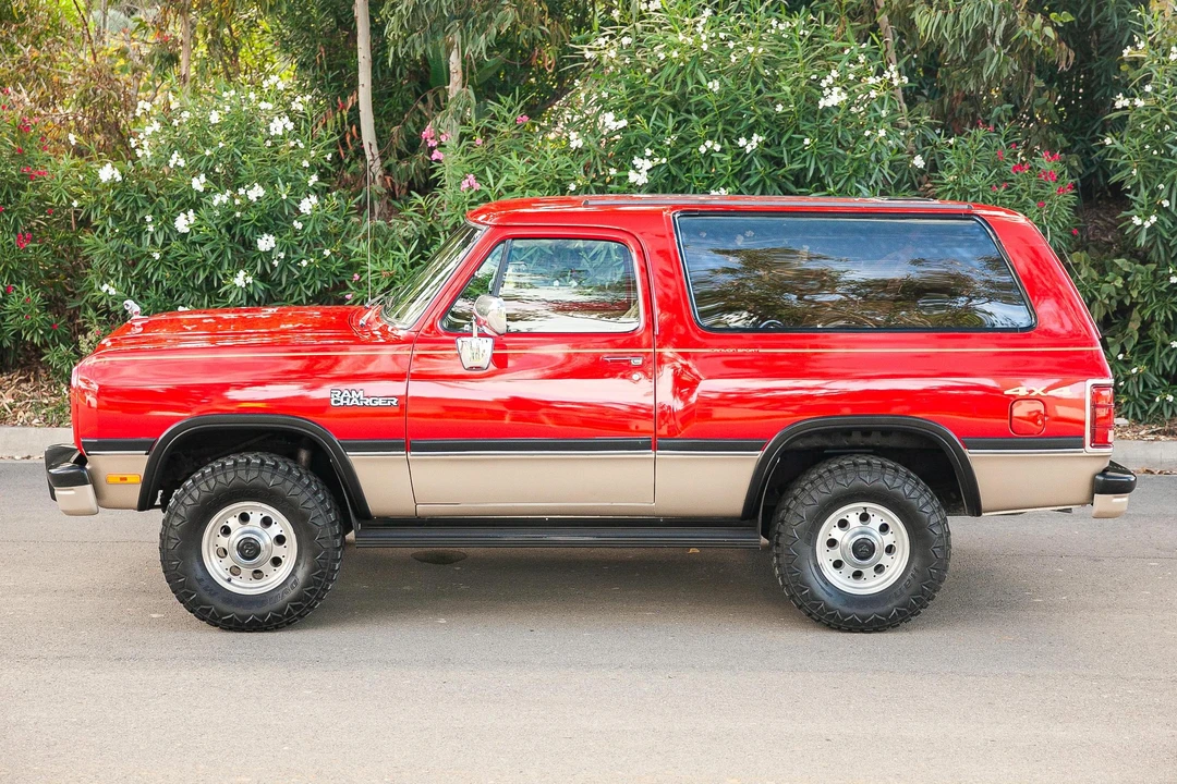1993 Dodge Ramcharger - Image 11 of 31