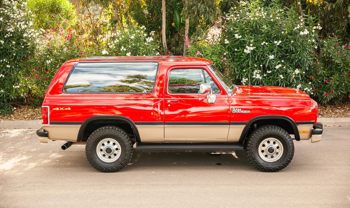 1993 Dodge Ramcharger - Image 16 of 31