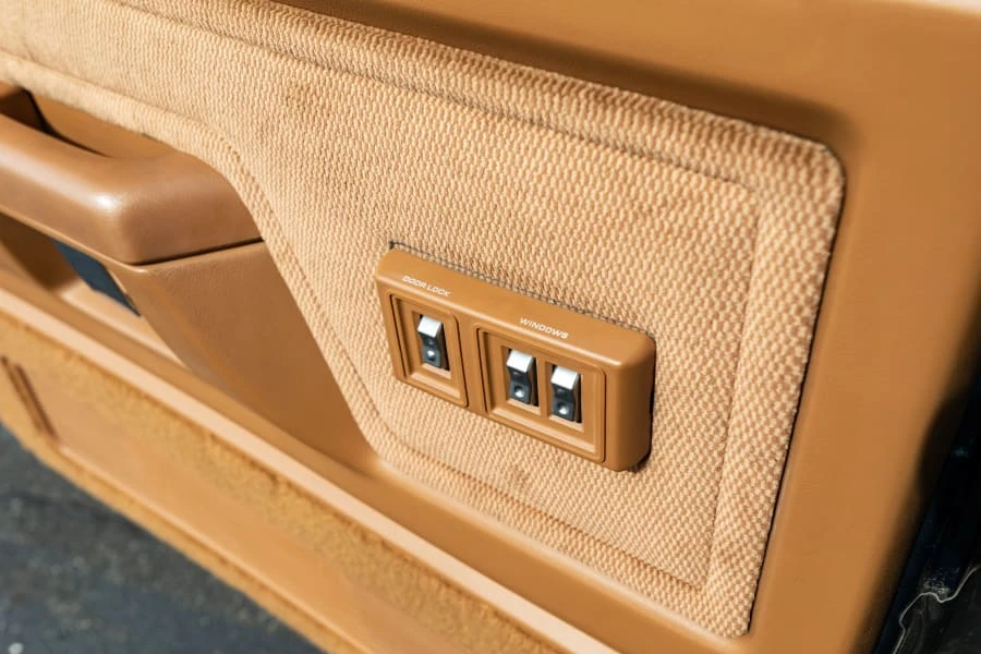 1993 Dodge Ramcharger - Image 24 of 27