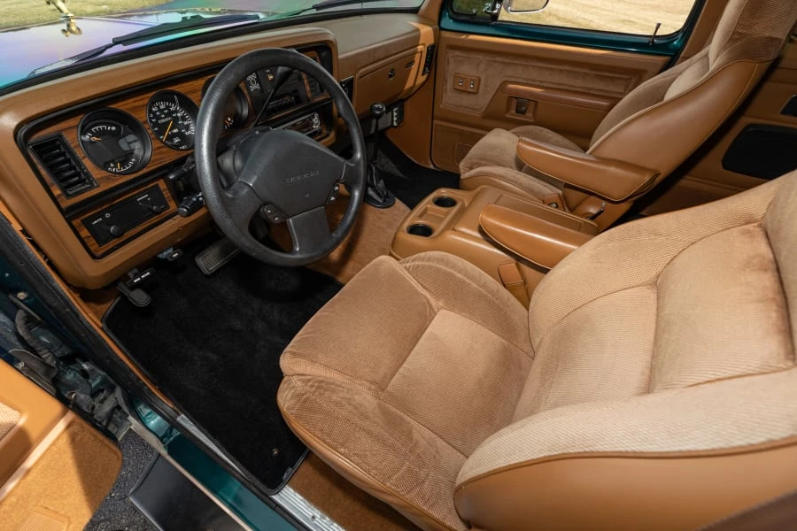 1993 Dodge Ramcharger - Image 22 of 27