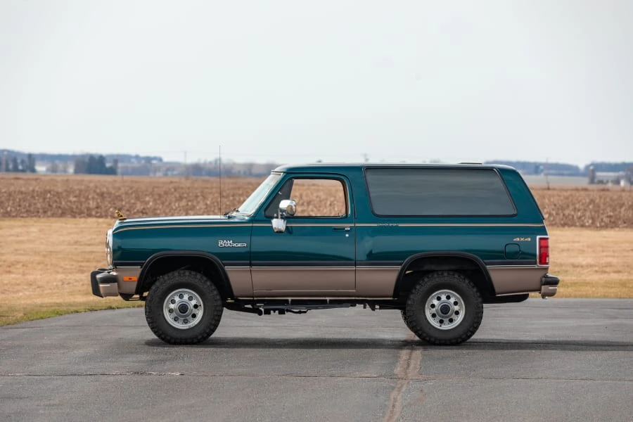 1993 Dodge Ramcharger - Image 7 of 27